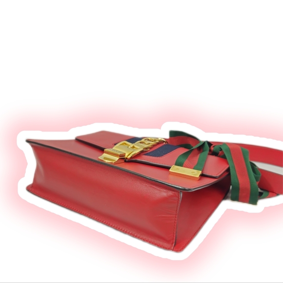 ✅️ SOLD ✅️ Gucci Calfskin Small Sylvie Shoulder Bag in Hibiscus Red - Picture 7 of 13